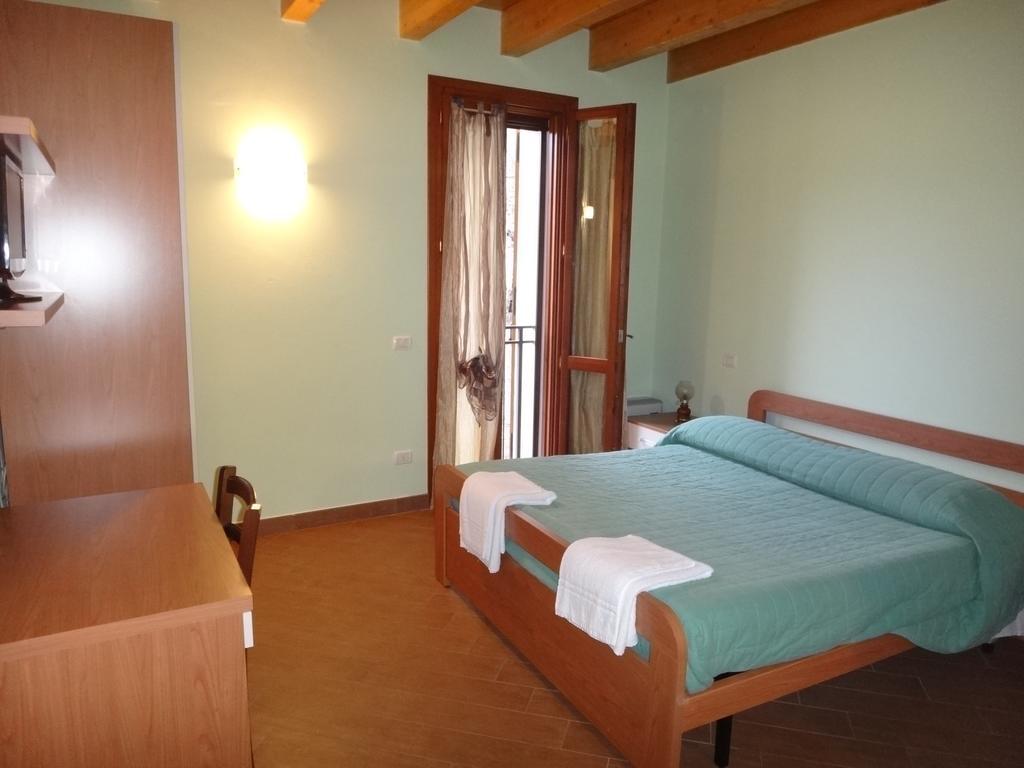 Agriturismo San Valentino Castellarano Habitación foto